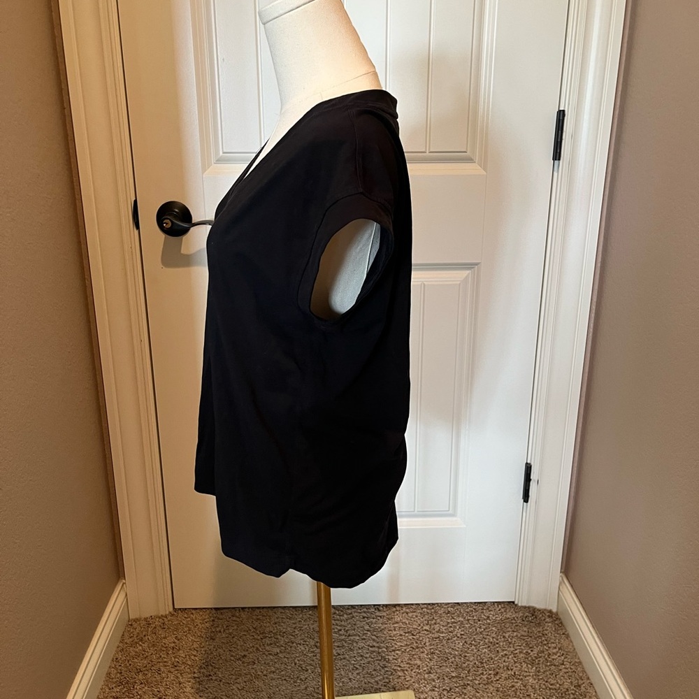 Athleta Black V-Neck Short Sleeve Tee - Picture 2 of 4